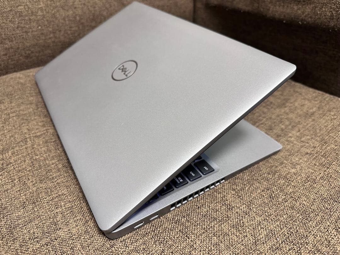 DELL ノートPC 15.6インチ　touch screen i5-11世代