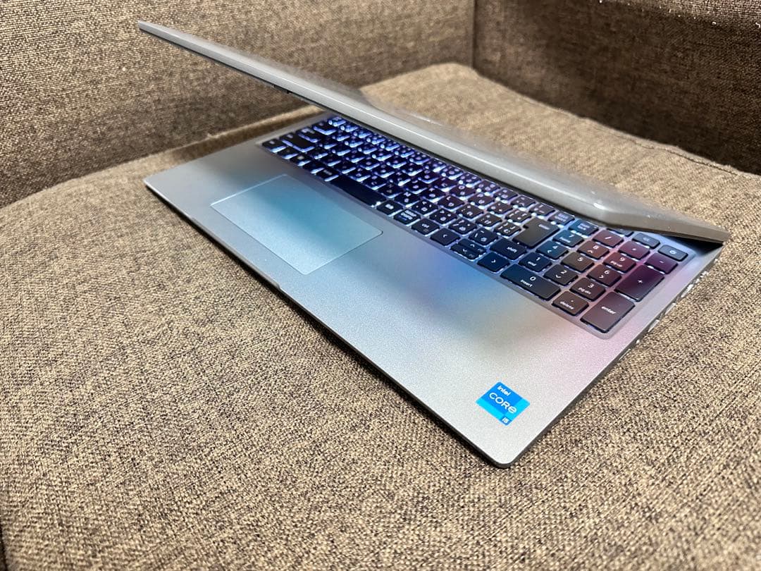 DELL ノートPC 15.6インチ　touch screen i5-11世代