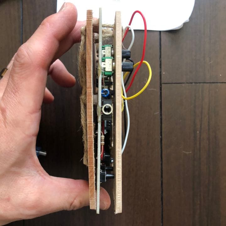 garageメーカーのセミモジュラーシンセ。