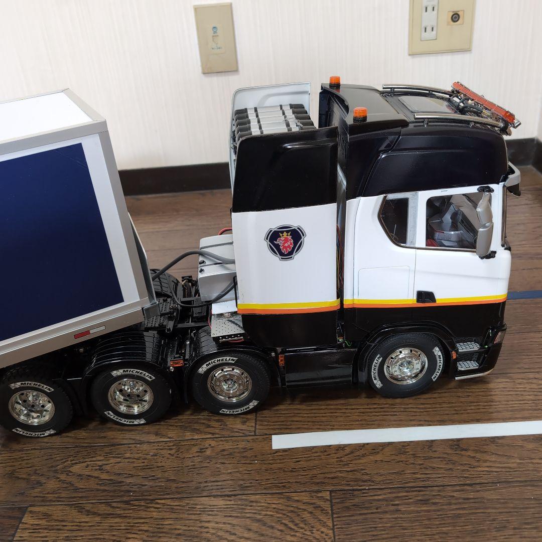 タミヤスカニア ダブルス大型トレーラー LEDキャブサスとリーフサス付き。