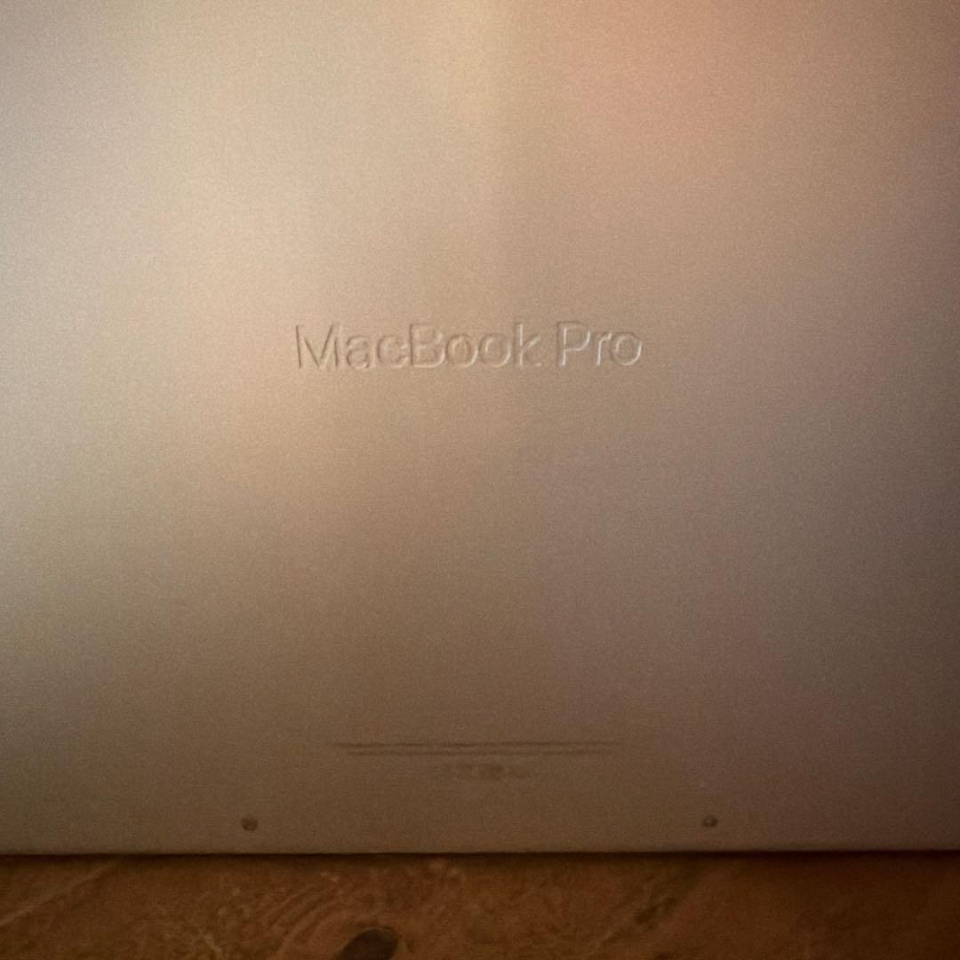 MacBook Pro 14インチ M1 16GB ストレージ512