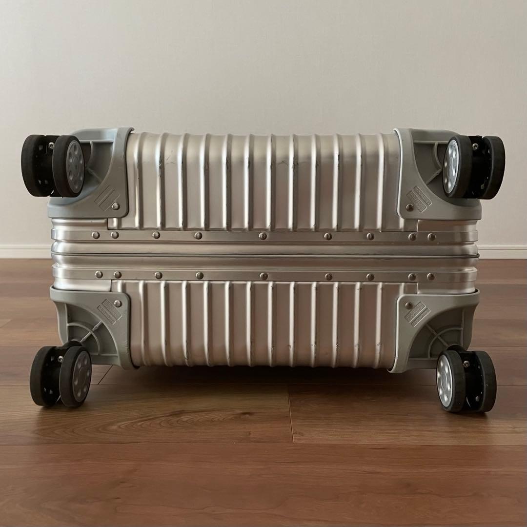 リモワ トパーズ キャリーケース シルバー プキャリーケース 82L 4輪