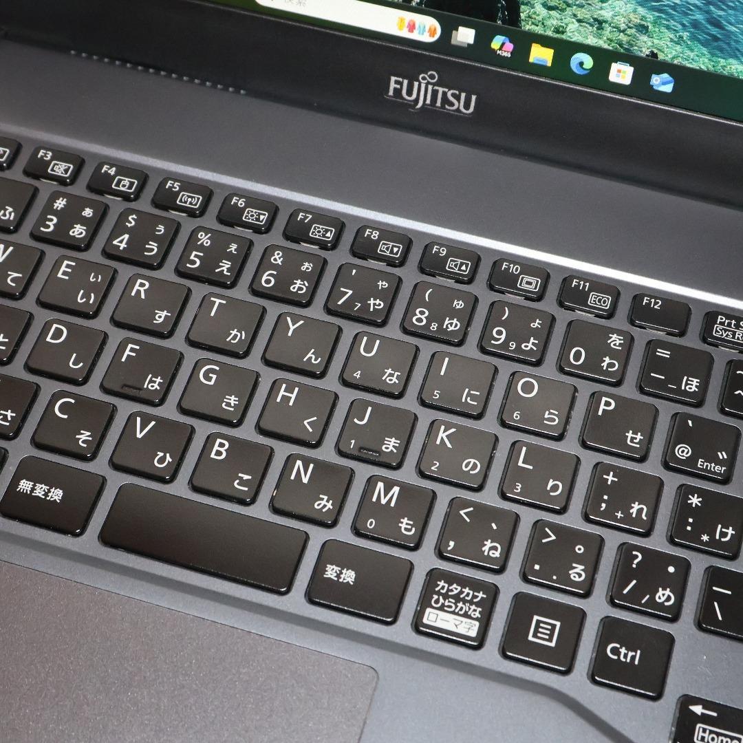 小型！Win11公式対応8世代Corei5/メ8G/SSD/無線/カメラ/FHD