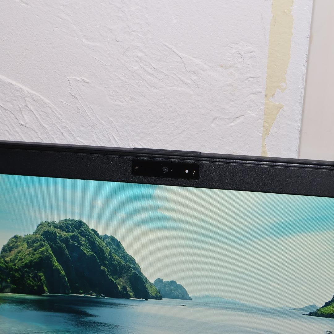 小型！Win11公式対応8世代Corei5/メ8G/SSD/無線/カメラ/FHD