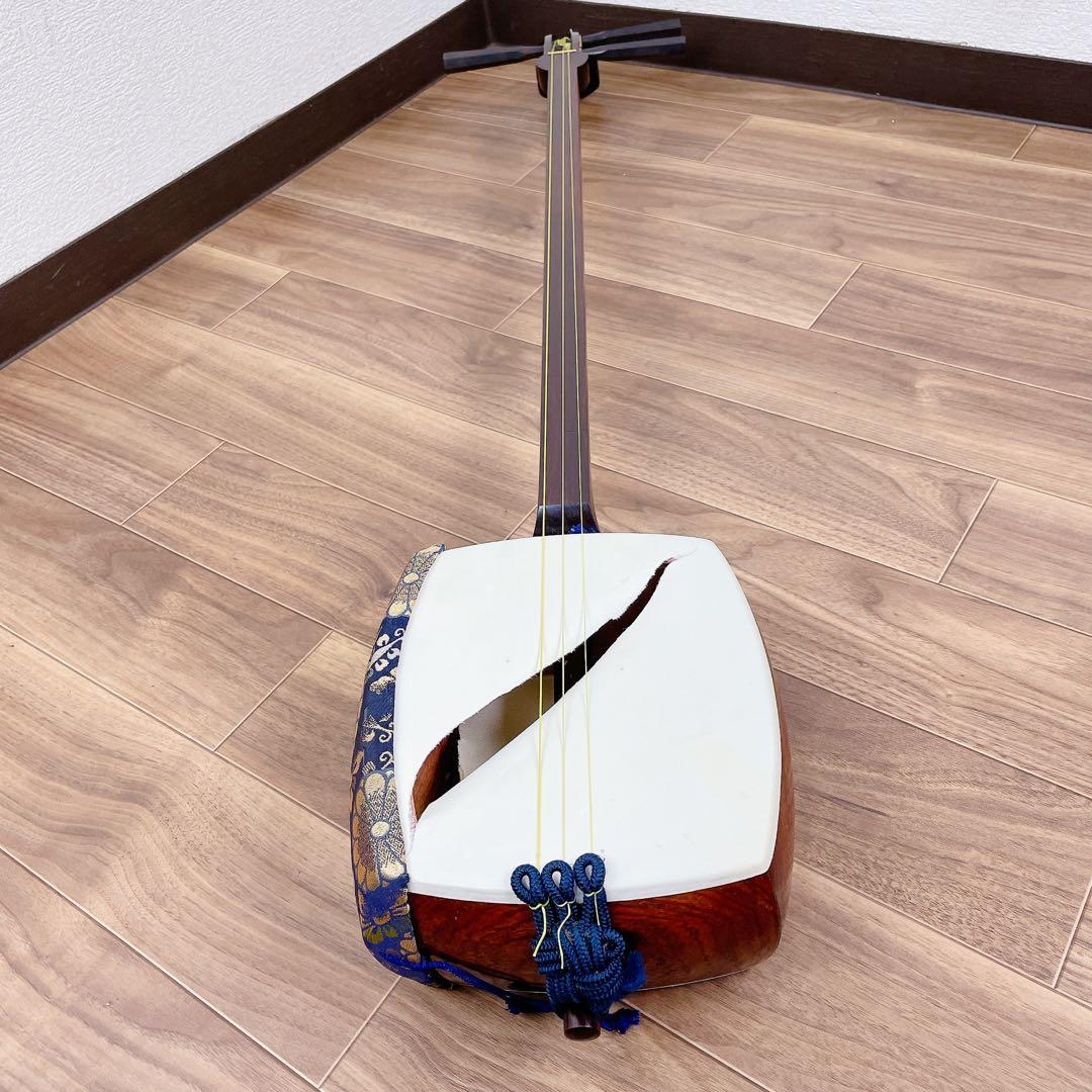 三味線 中棹 トチ紅木 子持ち綾杉胴 K9 一本溝 角胸