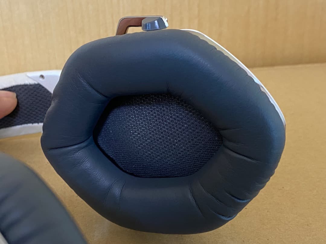 ヘッドホン v-moda crossfade LP(パールホワイト) 中古