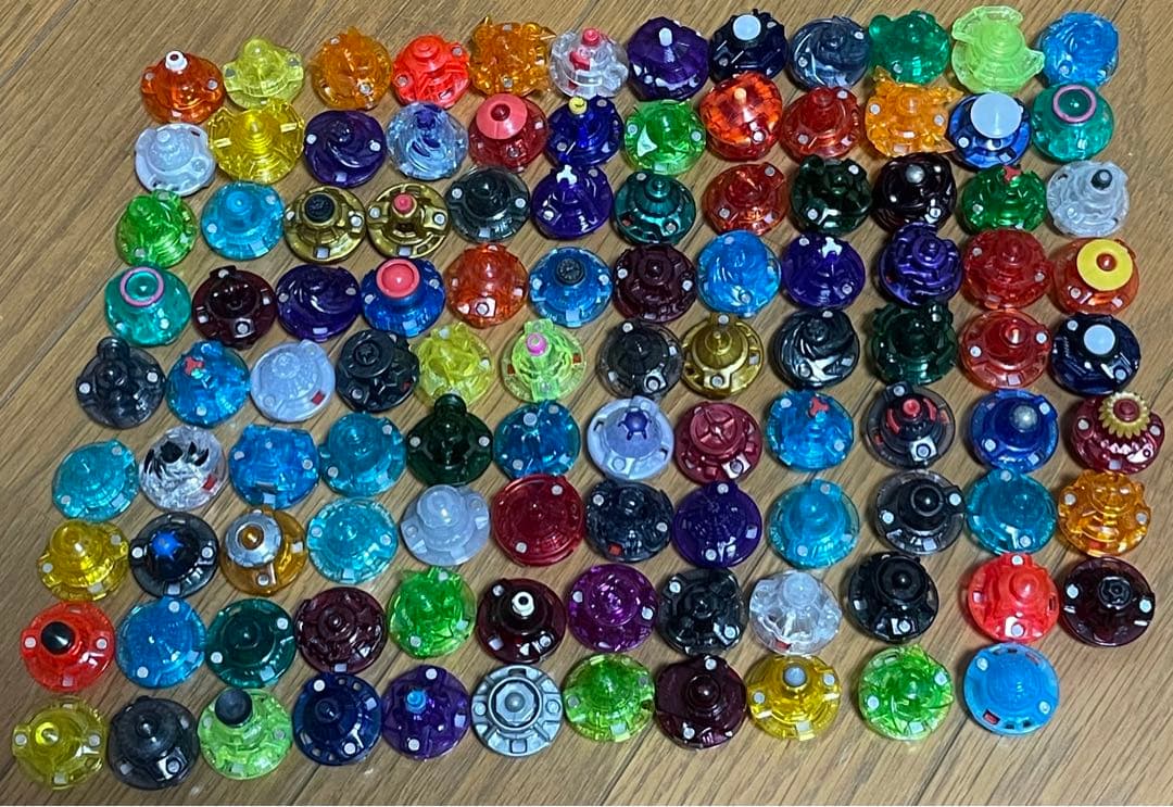 まとめ売り 定価10万円以上 ベイブレードバースト　引退品