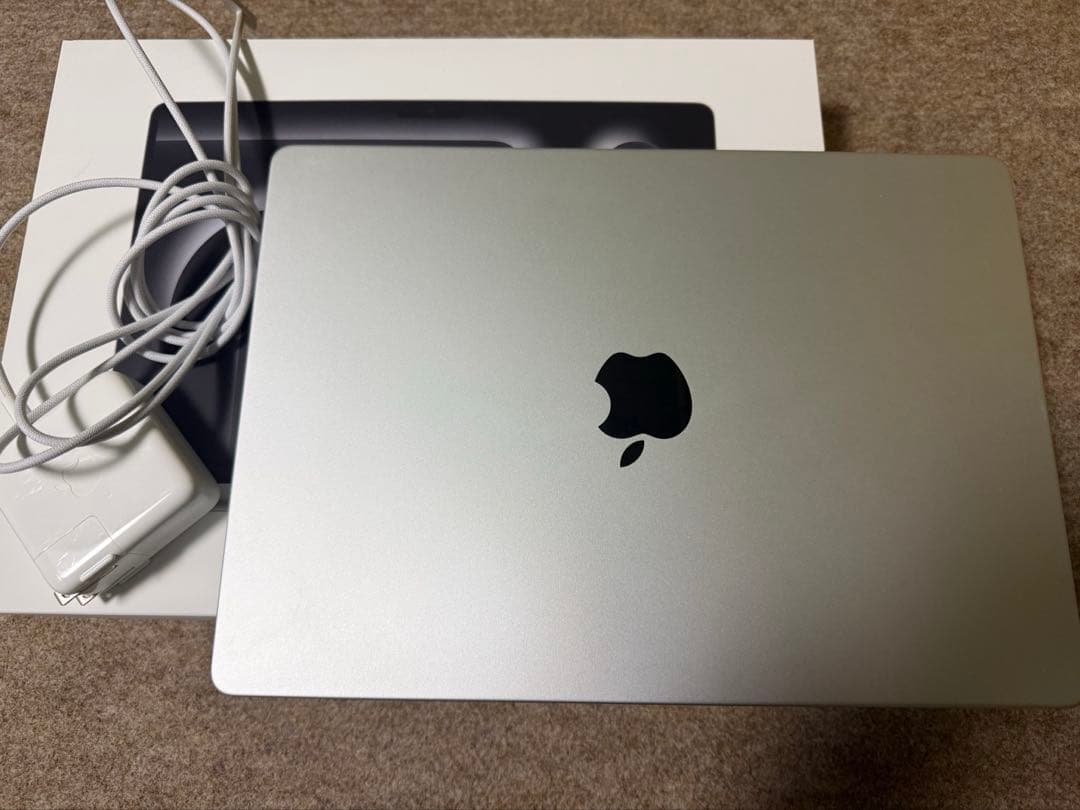 【美品】MacBook Pro 14インチ Apple M3 512GB SSD