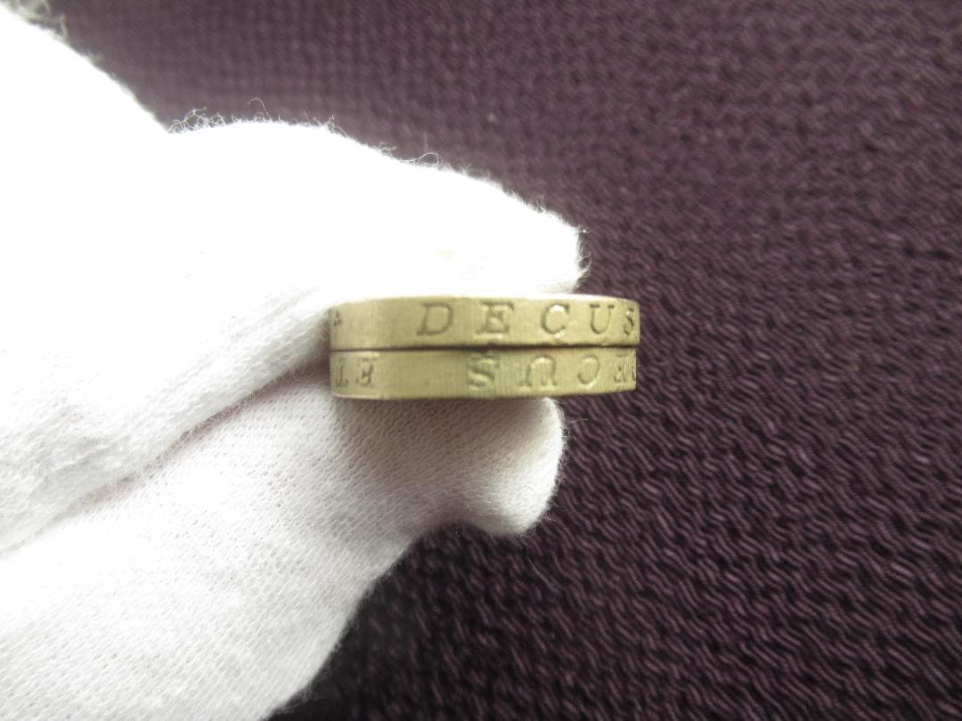 イギリス エリザベス2世 1ポンド硬貨 1983年 通常版＋エラー版 2枚セット