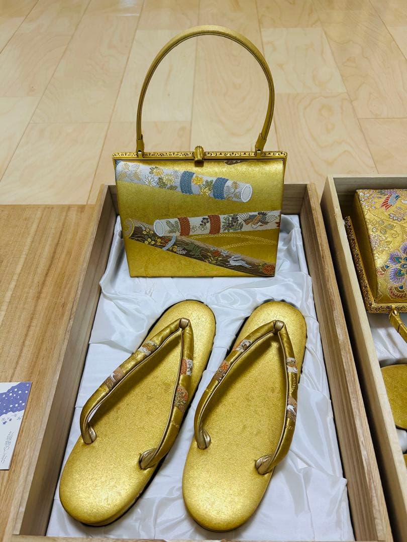 老舗和装 京都『伊と忠 長嶋成織物 瀞金錦 草履 ハンドバッグ』二箱セット 美品
