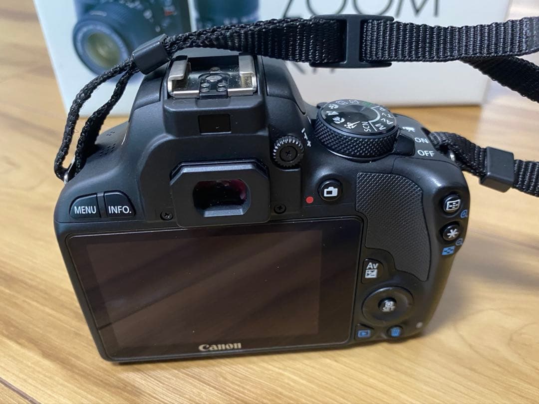 Canon 一眼レフカメラ ダブルズームキット EOS kiss X7