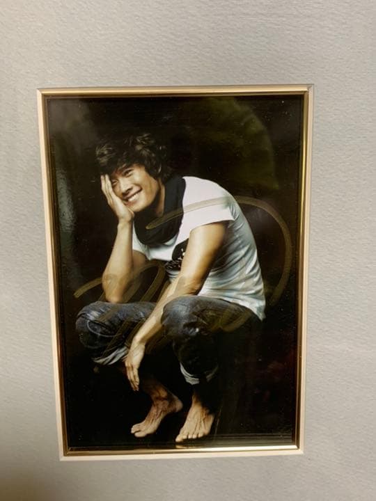 イ・ビョンホンの直筆サイン入り生写真6枚セット額縁入りです‼️保証書付きです。