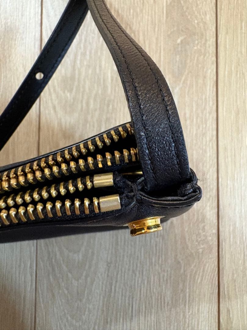 最終価格CELINE トリオショルダーバッグ ブラックスモール