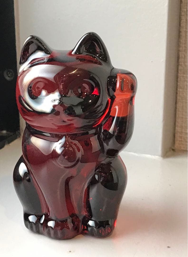 プシュケ 可愛らしい♡アンティークバカラ招き猫フィギュリン♪真紅♪縁起物☆
