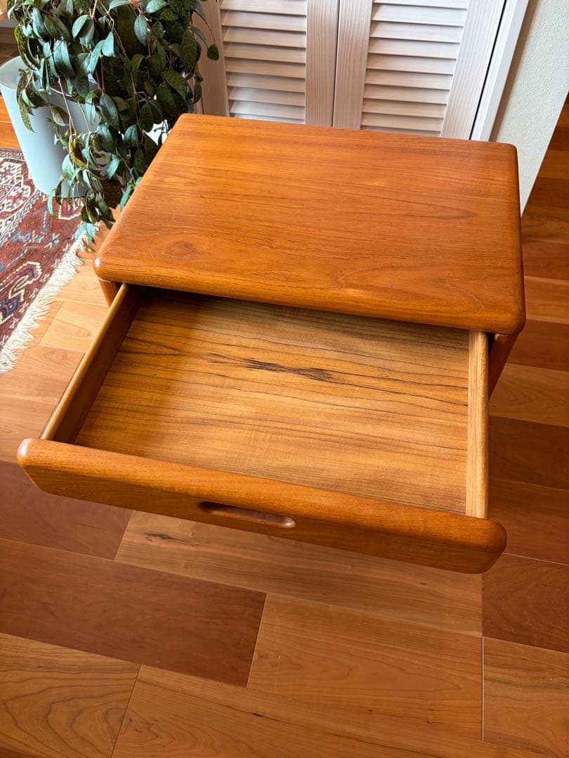 北欧　ビンテージ　チーク材　キャビネット　シェルフ