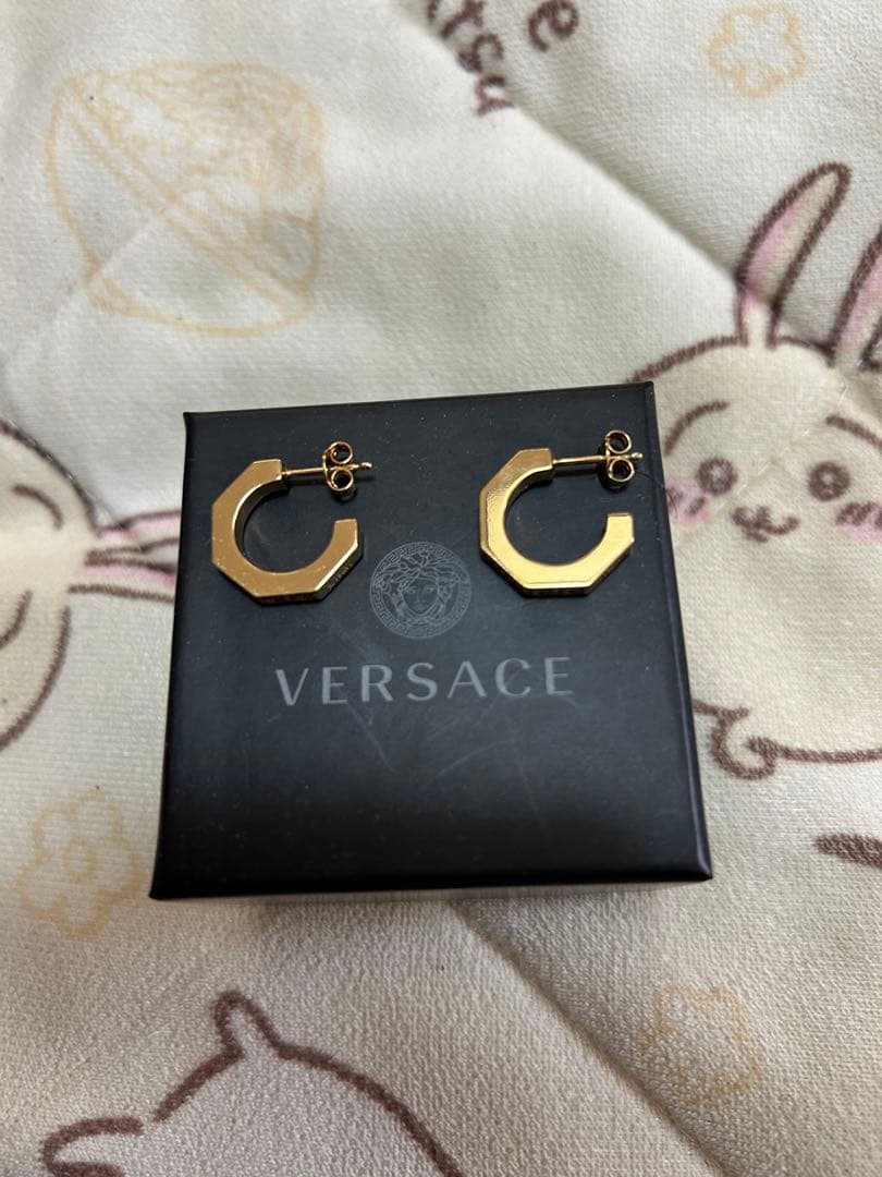 VERSACE ゴールド確実正規品グレカピアス　男女兼用