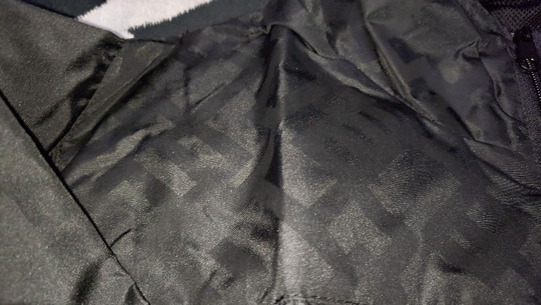 布袋寅泰グッズ　ウィンドブレーカー