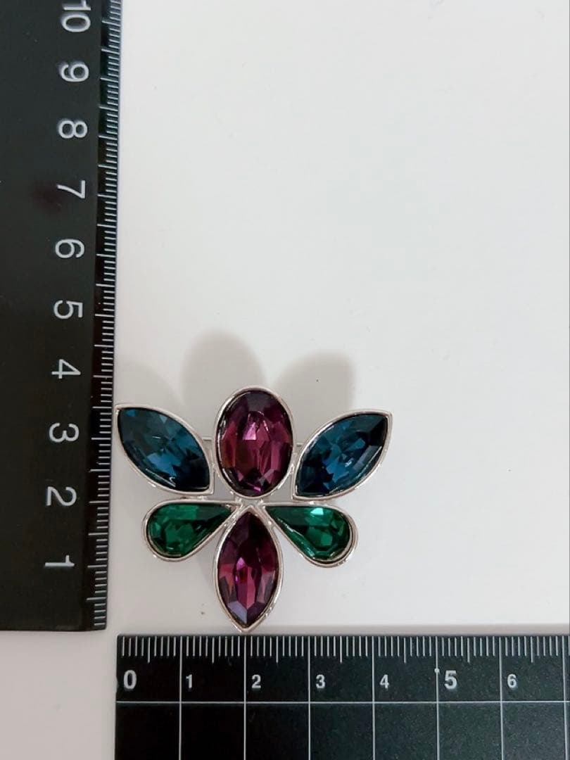 イヴサンローランYVESSAINTLAURENT ピンブローチ　ヴィンテージ