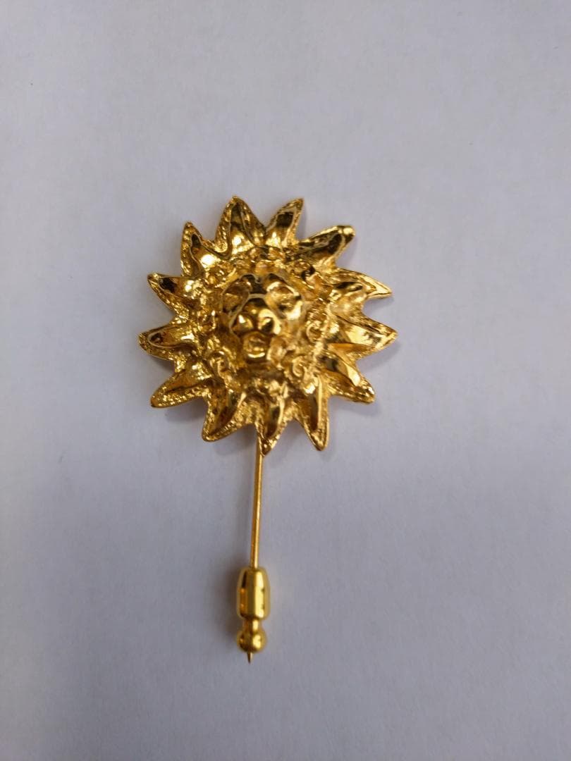 シャネル ライオン ブローチ