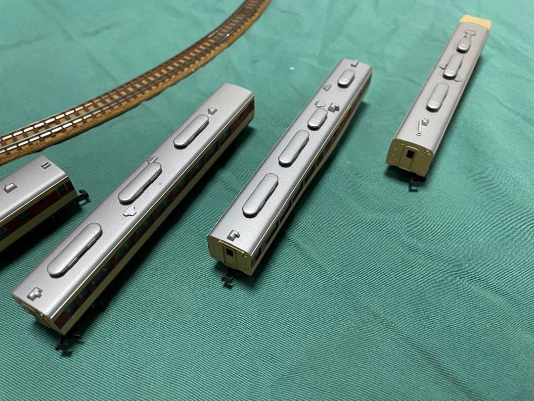 Ｎゲージ キハ82￼￼ 2両、キハ80 4両。計6両編成のセットです