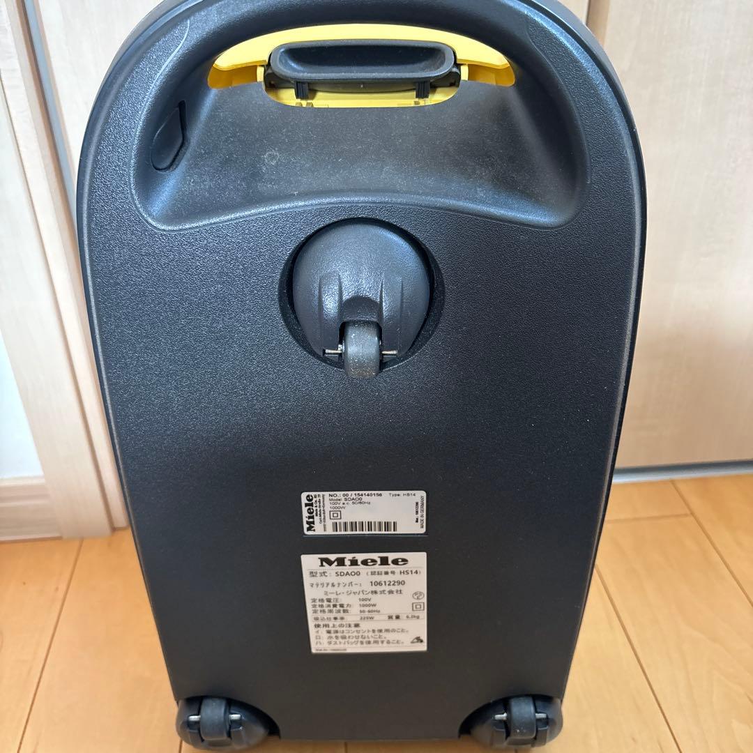 Miele ミーレ　紙パック式掃除機　Compact C2 SDAO0CY