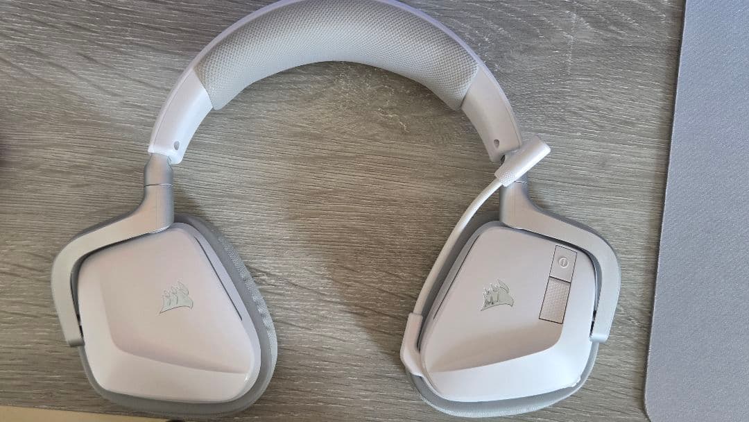 コルセア　VOID WIRELESS V2 WHITE　ゲーミングヘッドセット