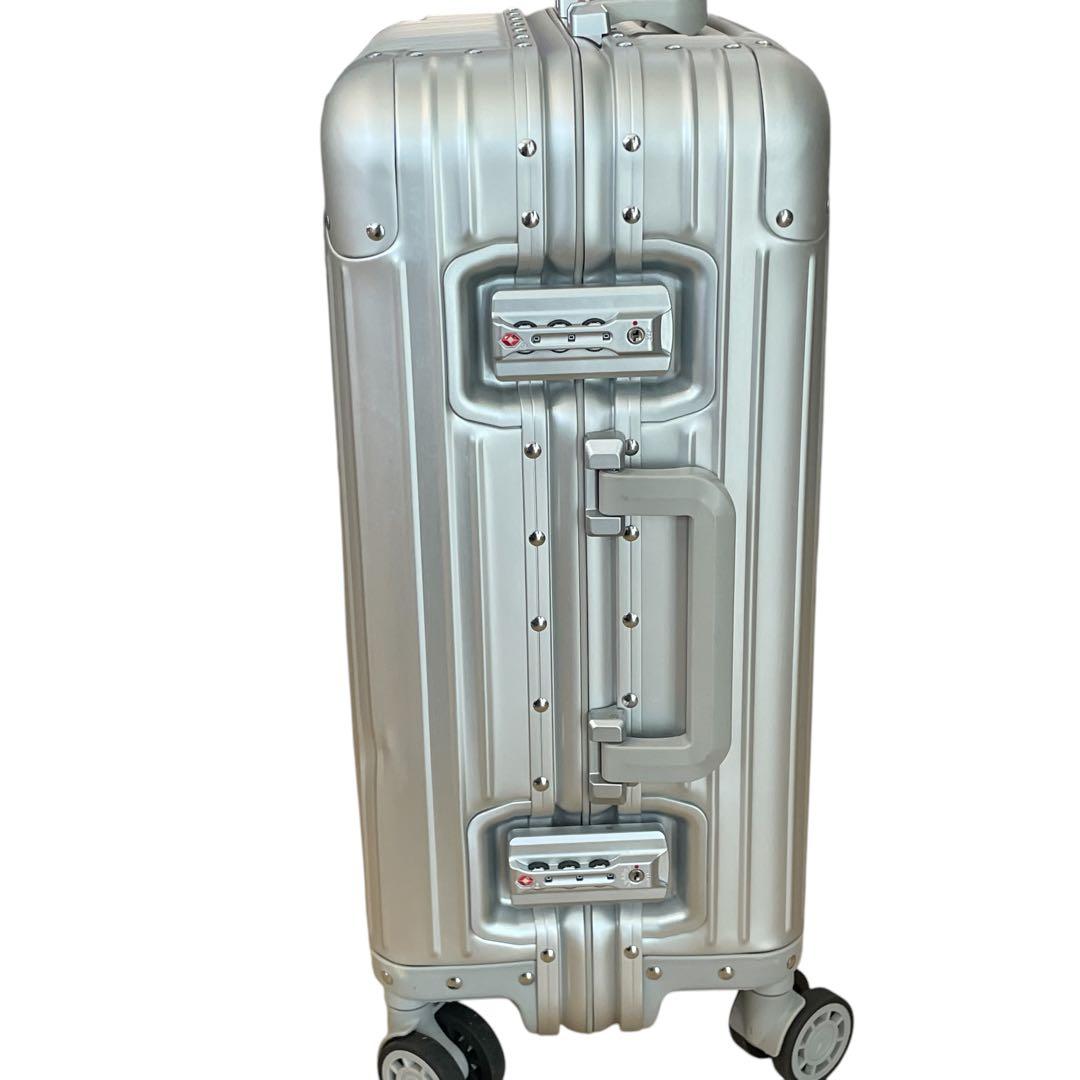 メルセデスベンツ　オリジナル アルミスーツケース　シルバー　32L　4輪