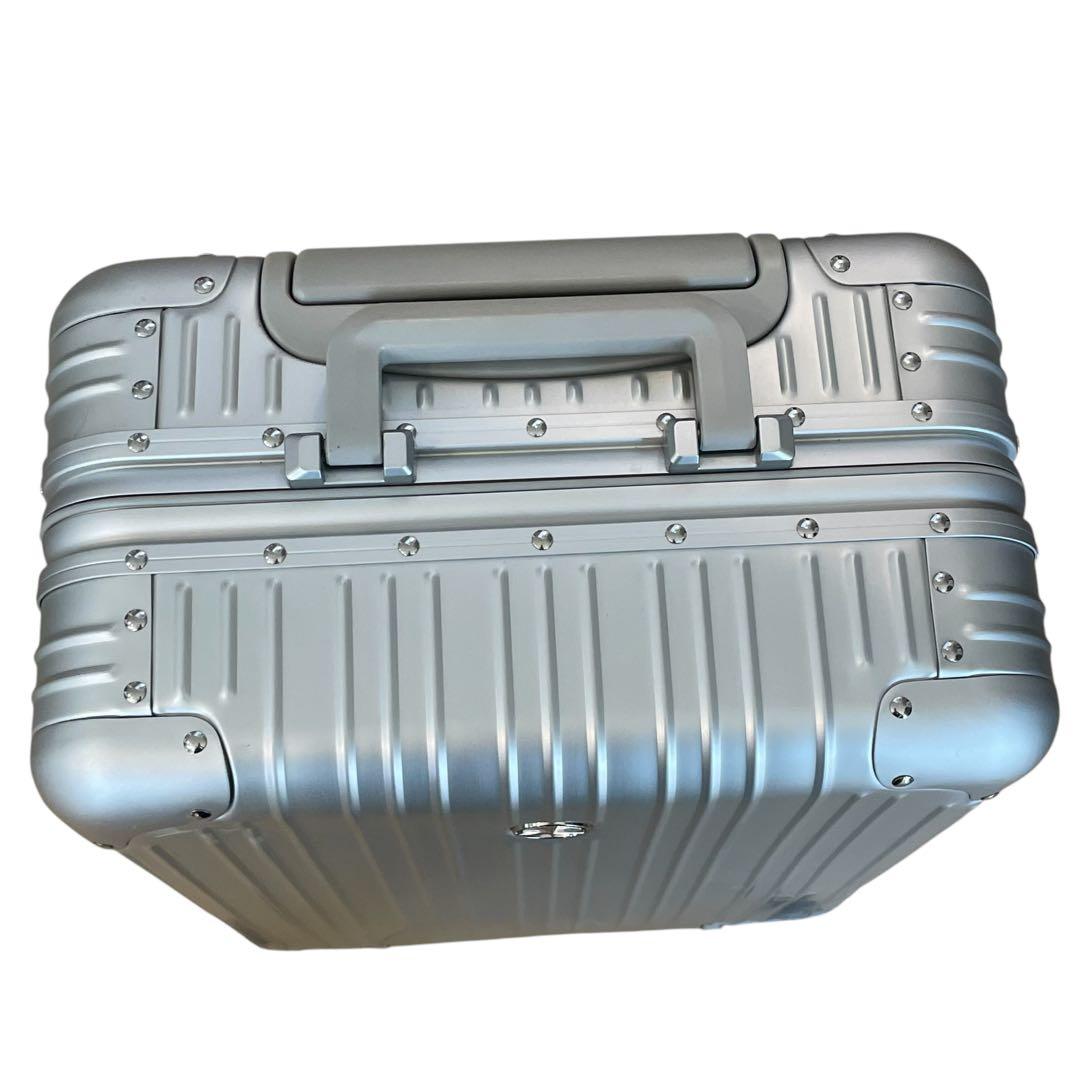 メルセデスベンツ　オリジナル アルミスーツケース　シルバー　32L　4輪