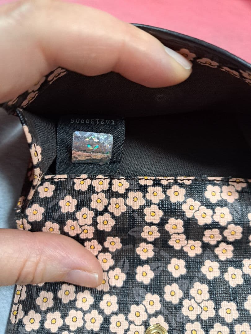 花柄 二つ折り財布 フェンディ ズッキーノ 金ロゴ ゴールドロゴ