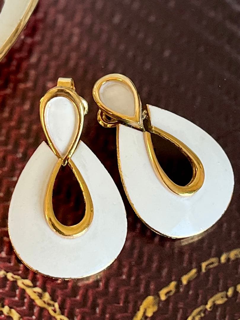 ♛︎TRIFARI ヴィンテージブローチ&イヤリングセット9526