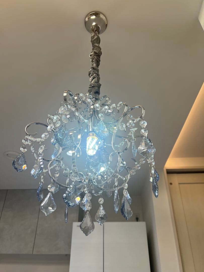 青色クリスタルシャンデリア