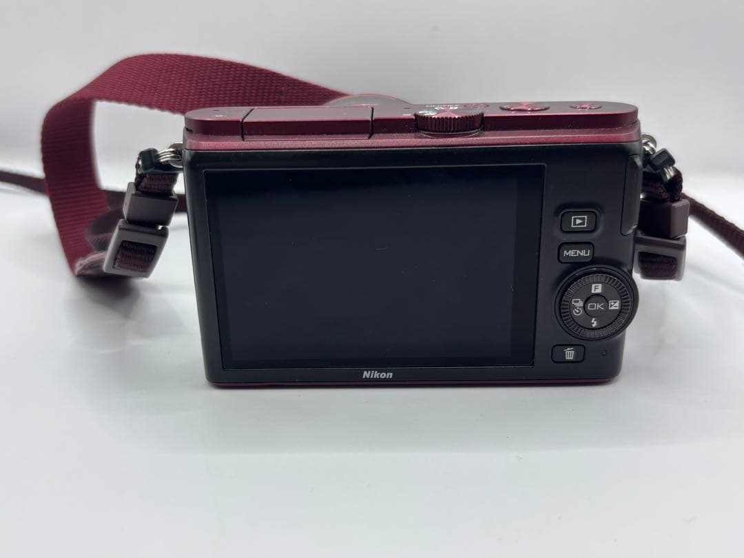 Nikon 1 J3 ミラーレス一眼　デジカメ
