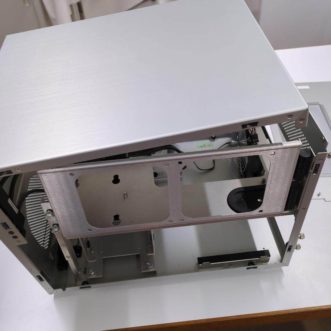 Lian Li キューブ型PCケース PC-V358 シルバー