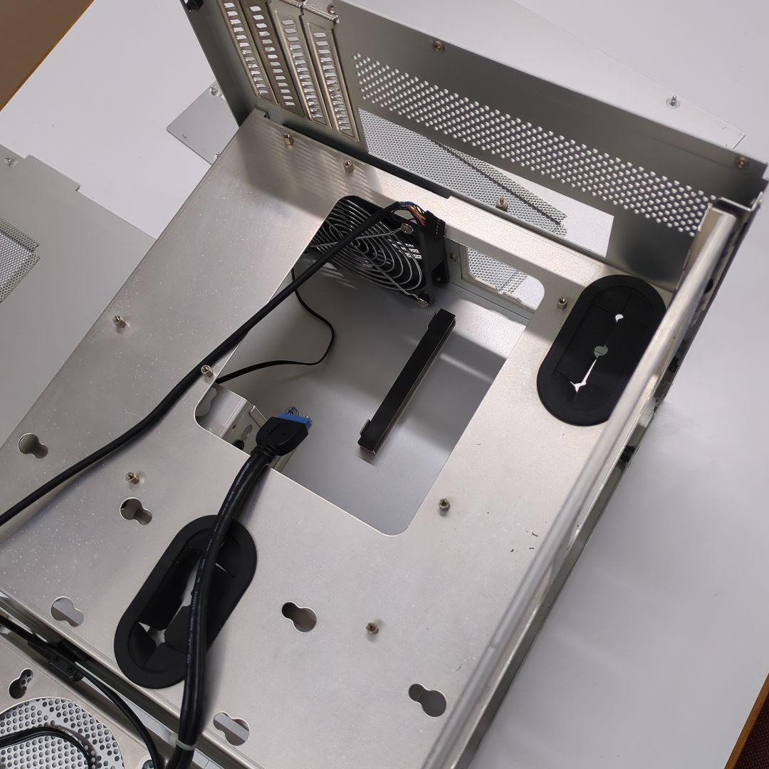 Lian Li キューブ型PCケース PC-V358 シルバー