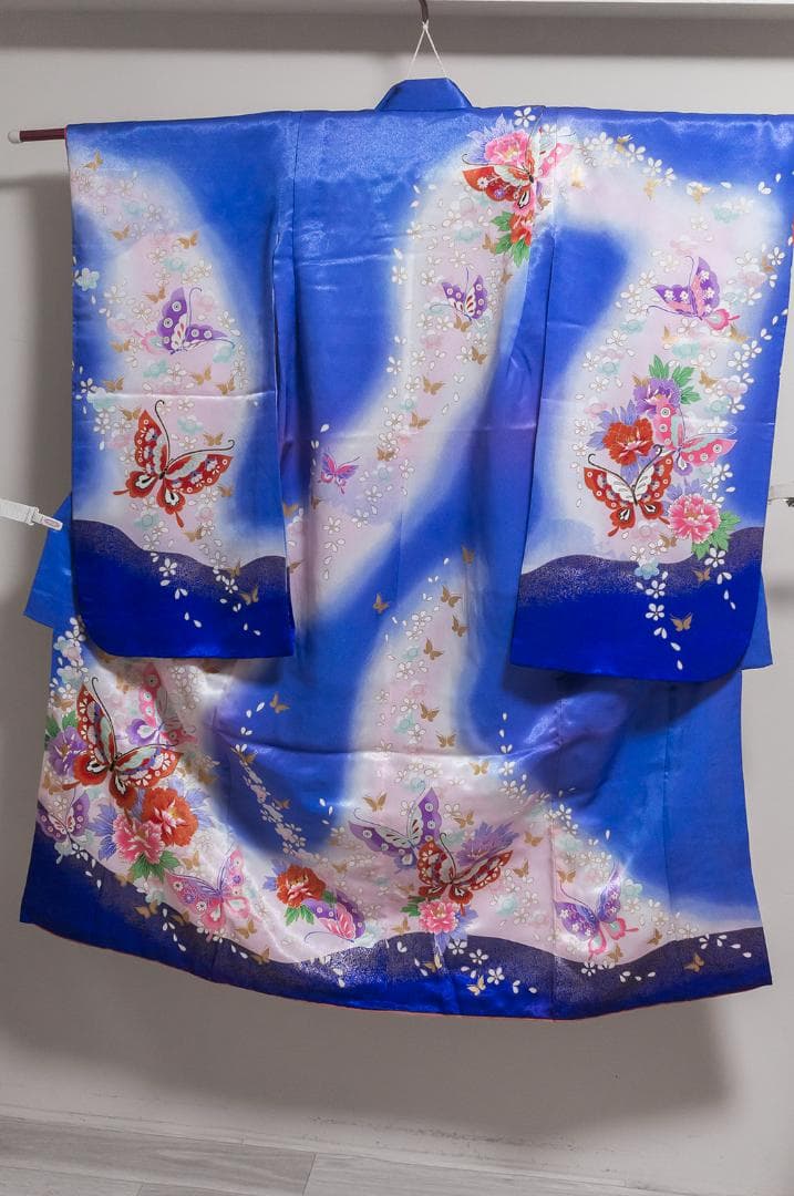 ぴ*ち様 【七五三7歳女の子】晴れ着フルセット・振袖一式・豪華・蝶柄×青地・７歳