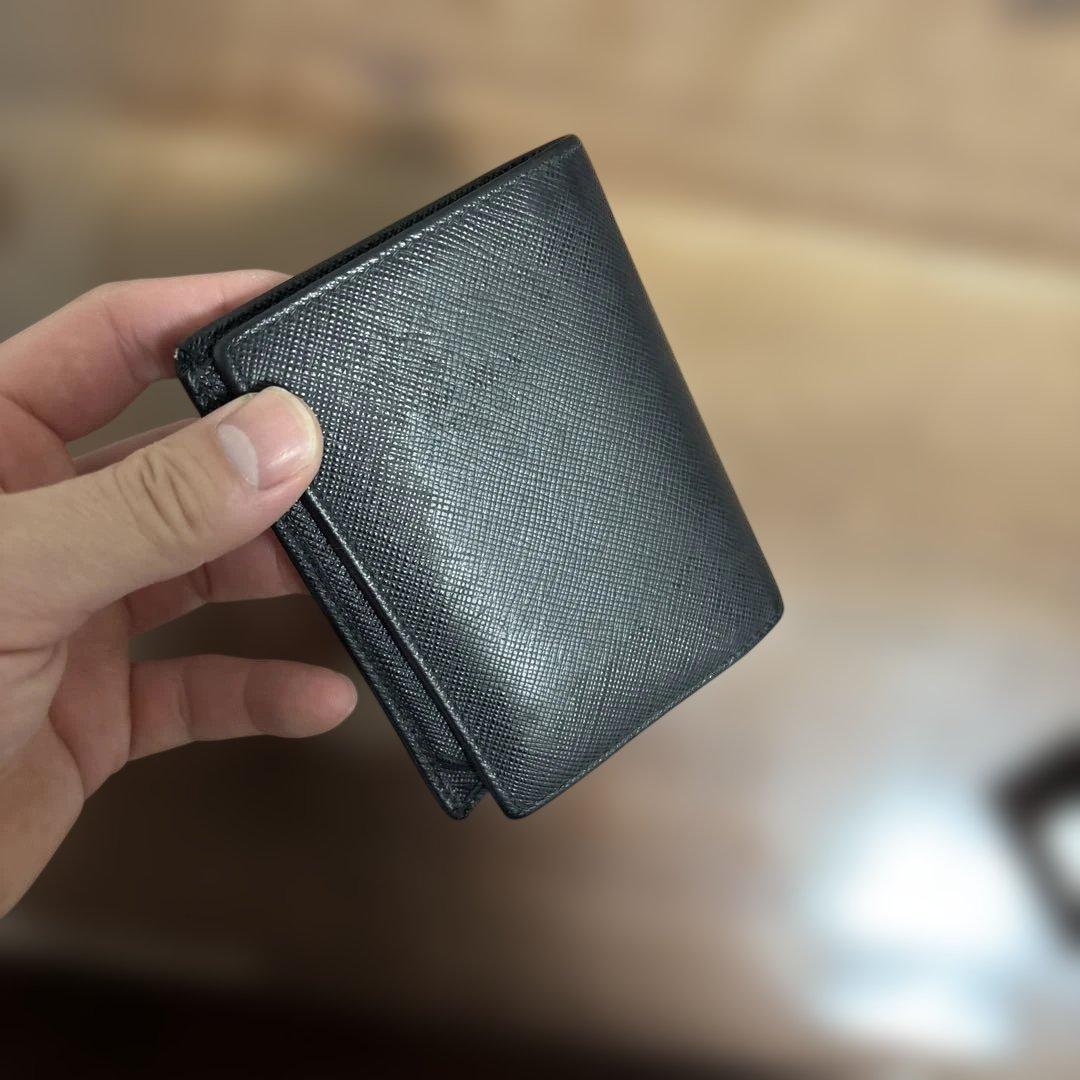PRADA サフィアーノ　レザー 二つ折り財布