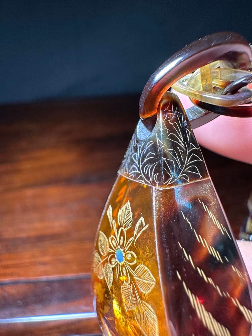 カメオ　琥珀ペンダント　鼈甲　首飾り　作家物　金彩