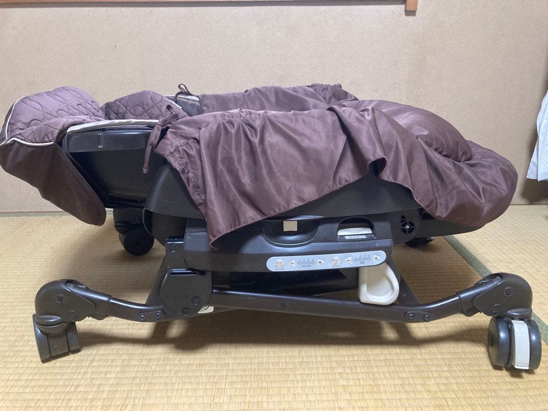 Combiネムリラ AUTO SWING CWLシリーズ ハイローチェア