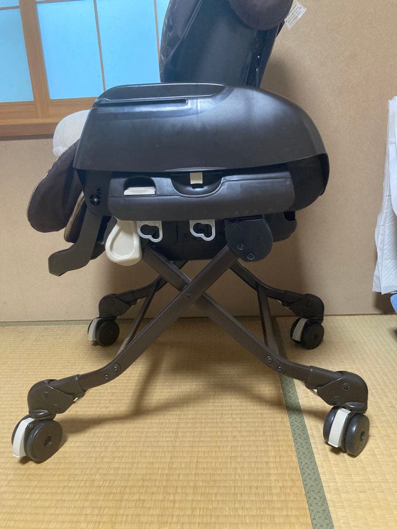 Combiネムリラ AUTO SWING CWLシリーズ ハイローチェア