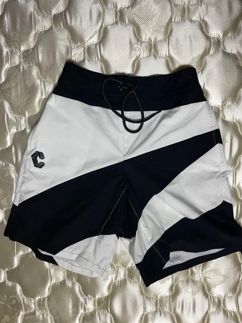 クロノス　サーフパンツ　Mサイズ
