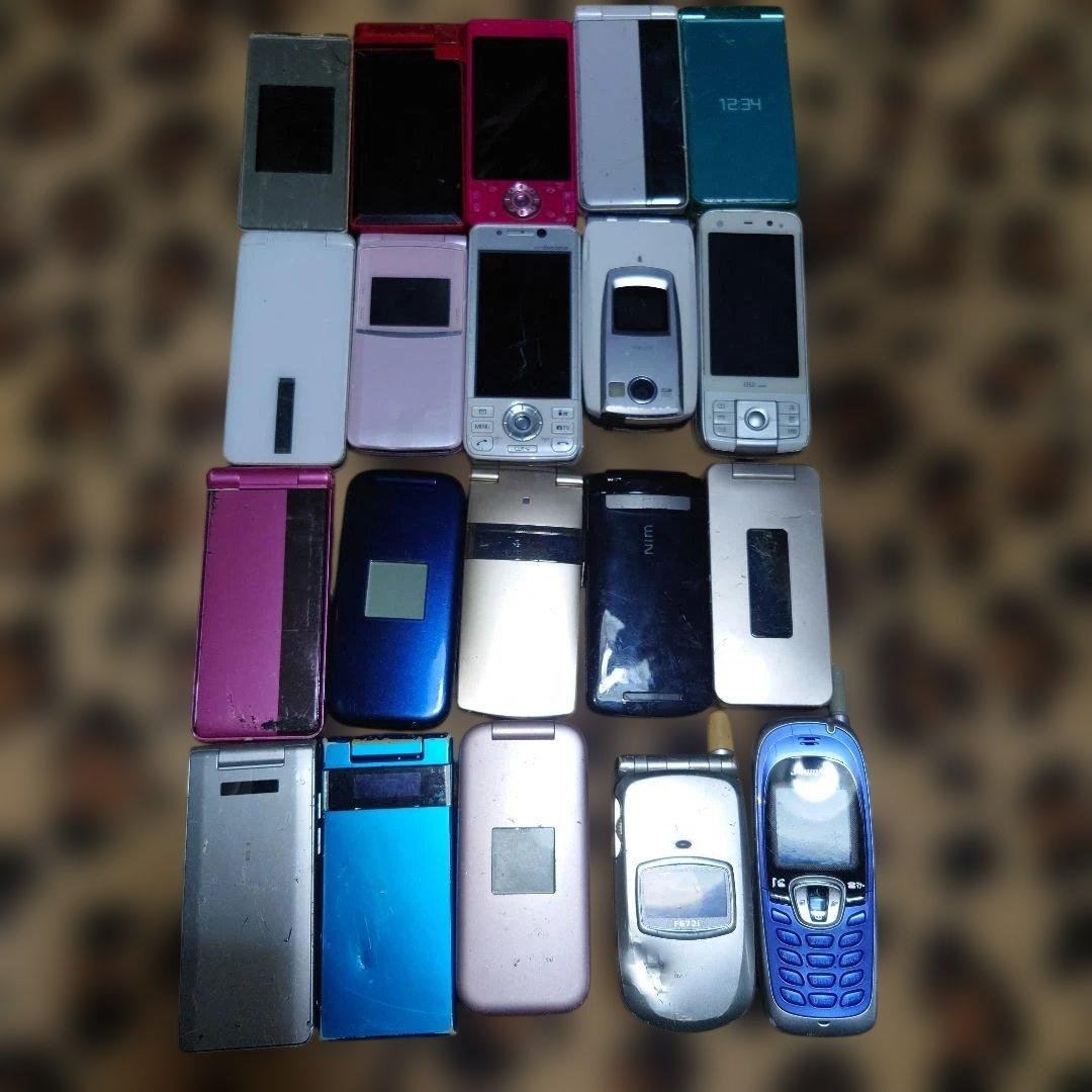 い*ぽ様 ガラケー 携帯電話 おまとめ 20台☆ 動作未確認 ジャンク