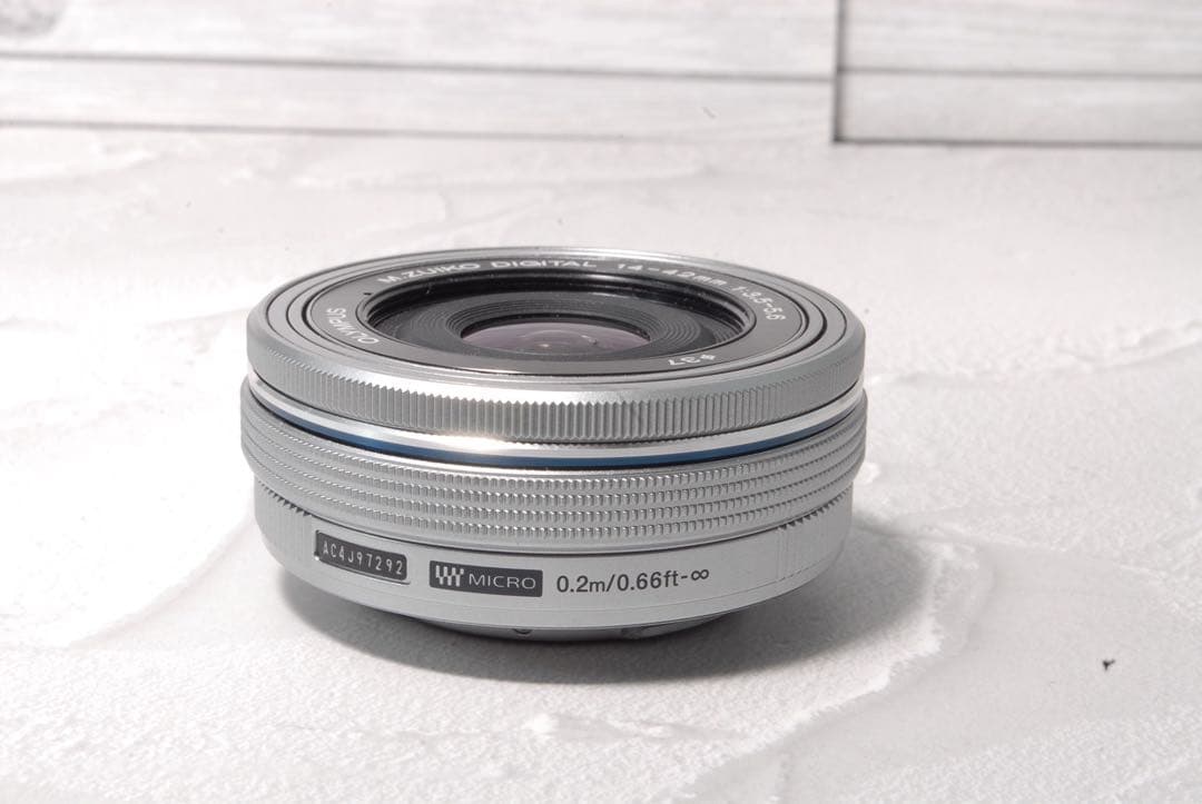 オリンパス PEN E-PL10 ダブルズームキット Wi-Fi対応機種 美品❣️