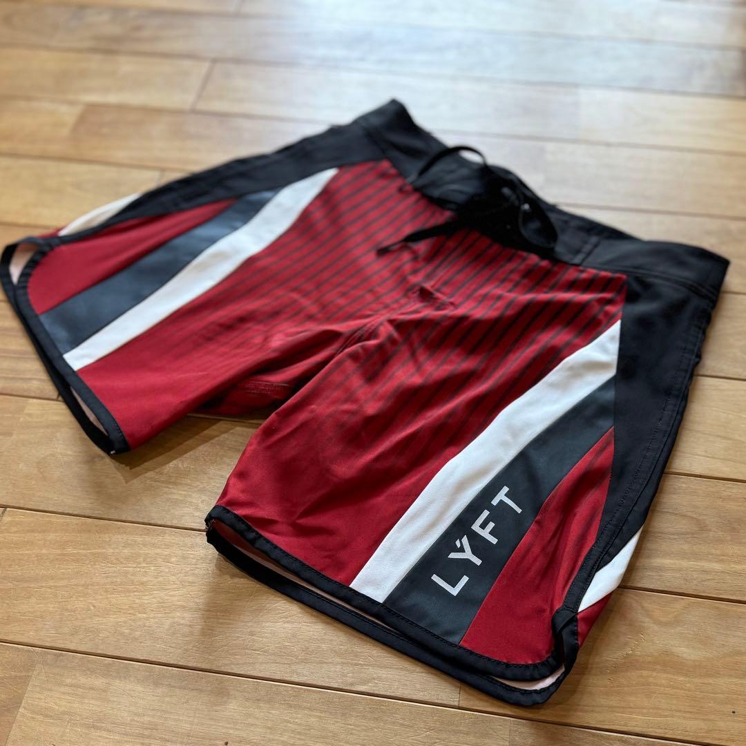 LYFT サーフパンツ Sサイズ ストライプ　ステージショーツ　リフト