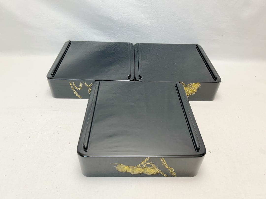 未使用 茶道具 木製 黒塗 金彩松鶴蒔絵 三段重箱 内朱 共箱