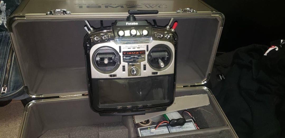 Futaba 18MZ WC ケース付き