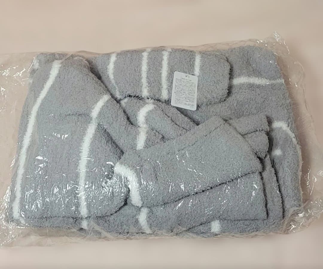 新品 未使用 ジェラートピケ ルームウェア ライトグレー 靴下付き