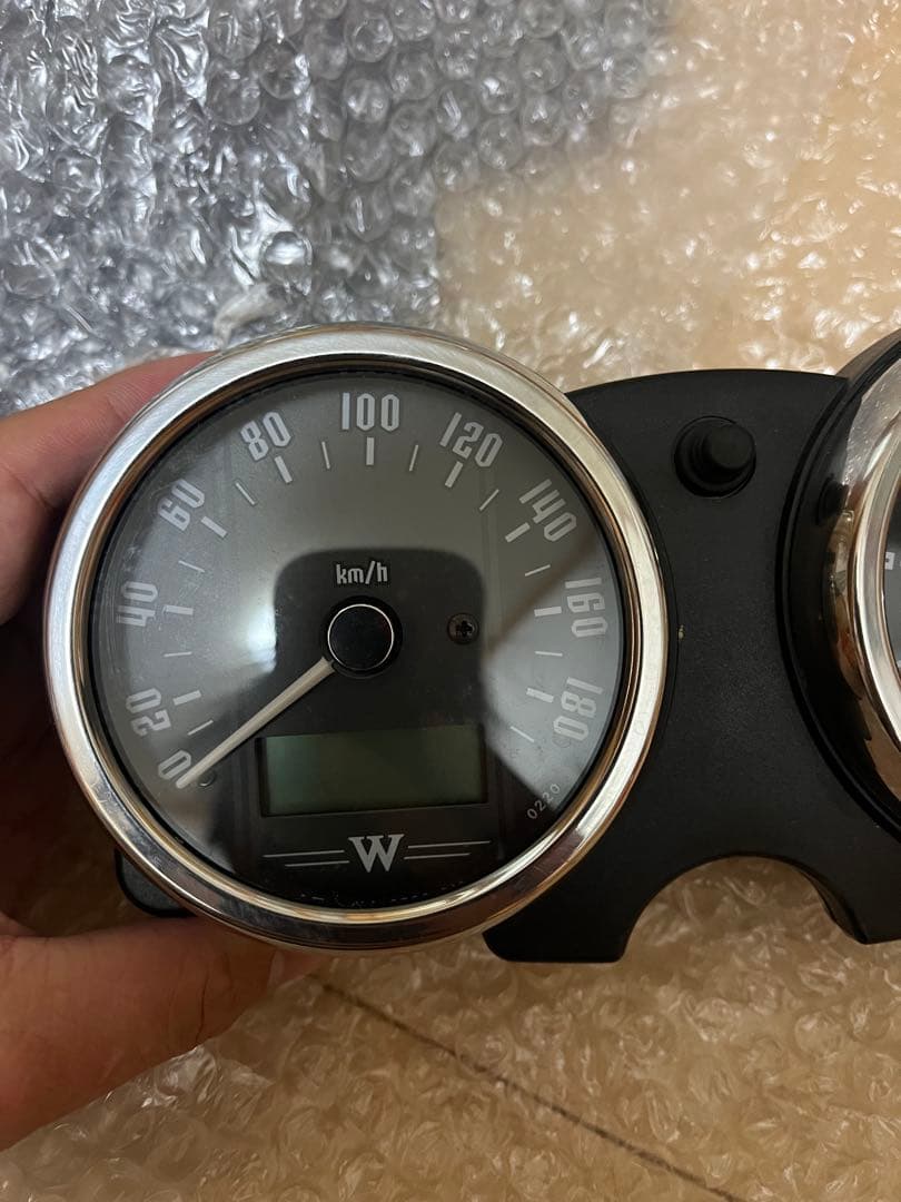 断*離様 w650 スピードメーター・タコメーター