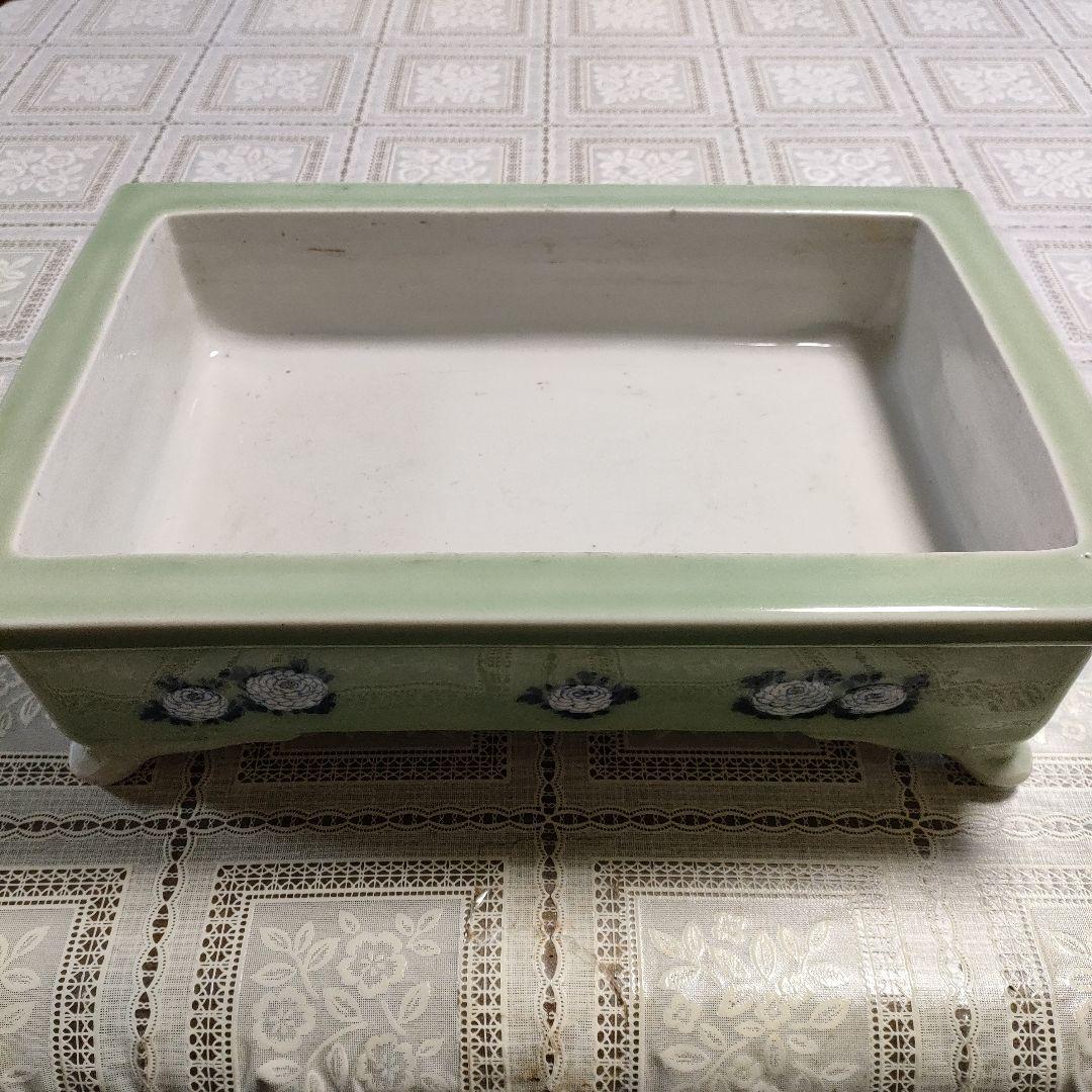 菊花紋様　脚付き長方形青磁水盤　　盆栽鉢　陶磁器