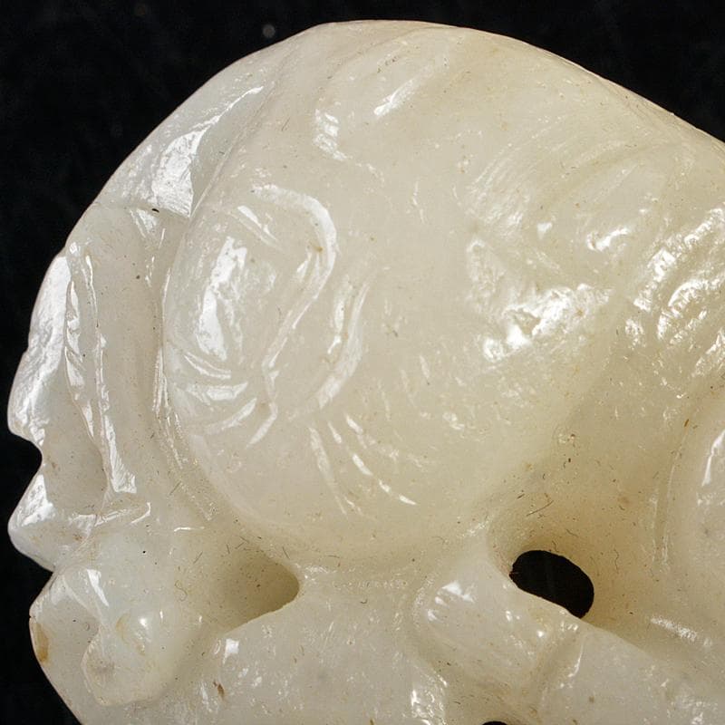 中国　玉石白玉彫刻　神獣　根付　置物　M　R5995E