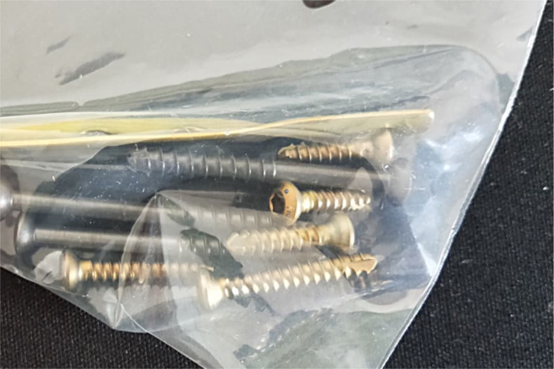 コレクション用　体内プレート、スクリュー